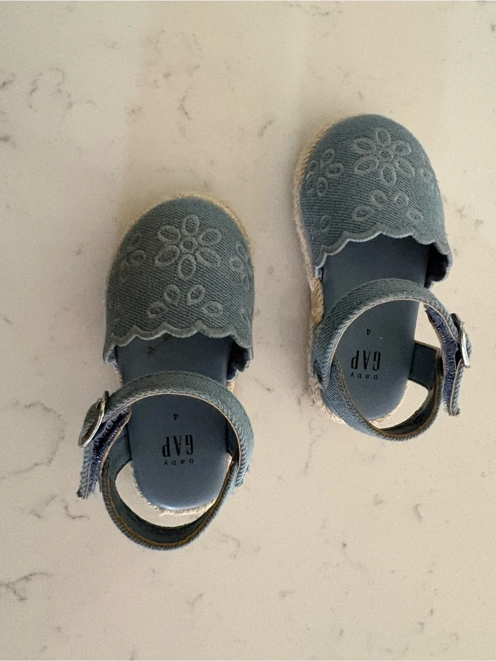 GAP Baby Blue Floral Mary Jane Sandals size 4